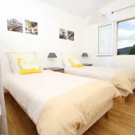 House Les Acacias 2 *