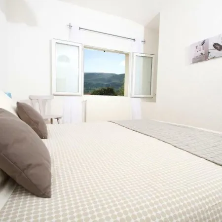 House Les Acacias 2 Semesterbostad